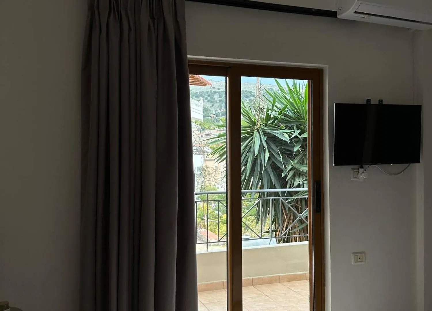 Saranda Seaside & Port Rooms-3 Min From Port! 0*, Σαράντα