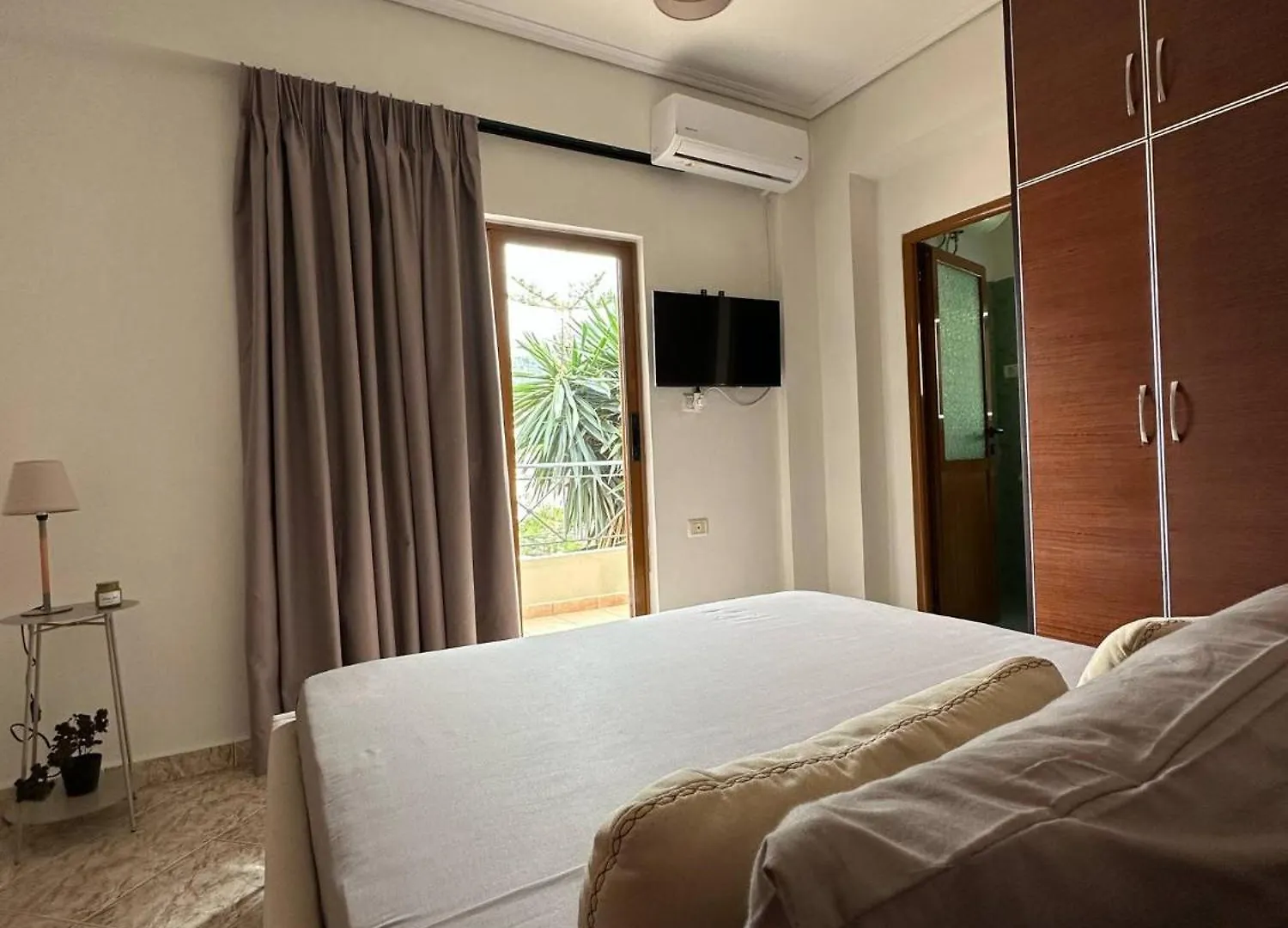 Saranda Seaside & Port Rooms-3 Min From Port! Πανσιόν